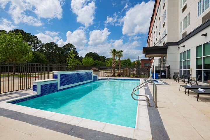 Pool 10 of 20